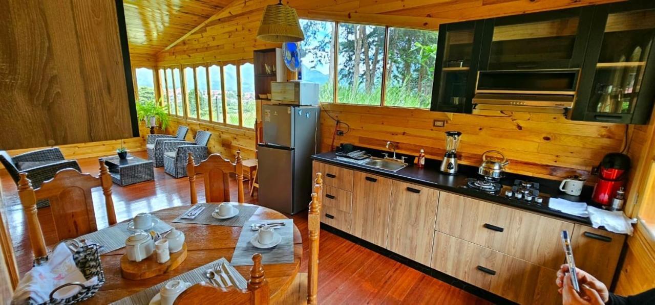 HASSINGER RANCH Cabañas Oxapampa Exterior foto