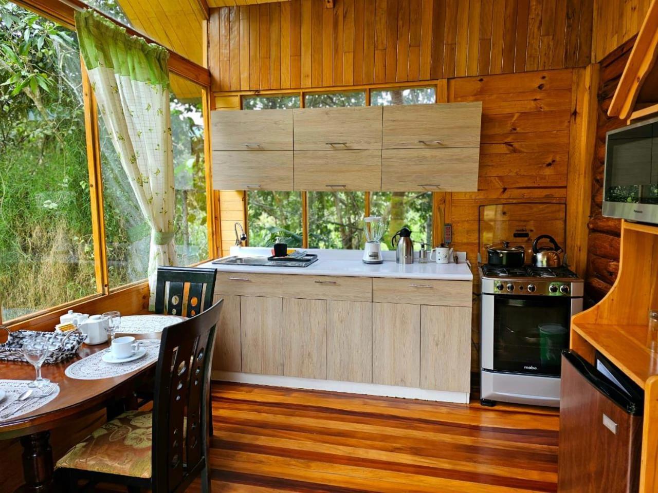 HASSINGER RANCH Cabañas Oxapampa Exterior foto