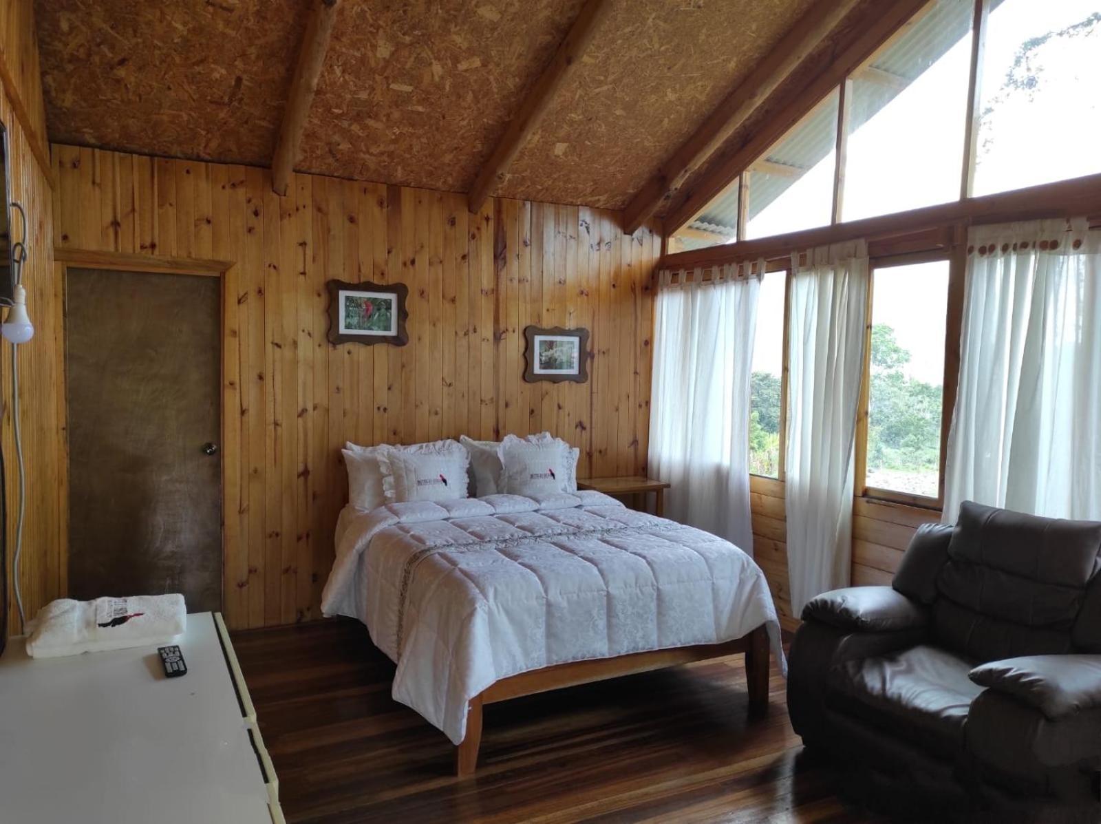 HASSINGER RANCH Cabañas Oxapampa Habitación foto