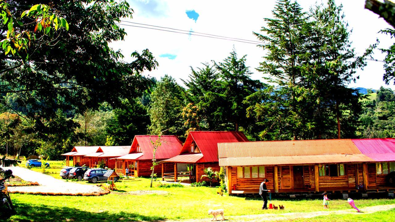 HASSINGER RANCH Cabañas Oxapampa Exterior foto